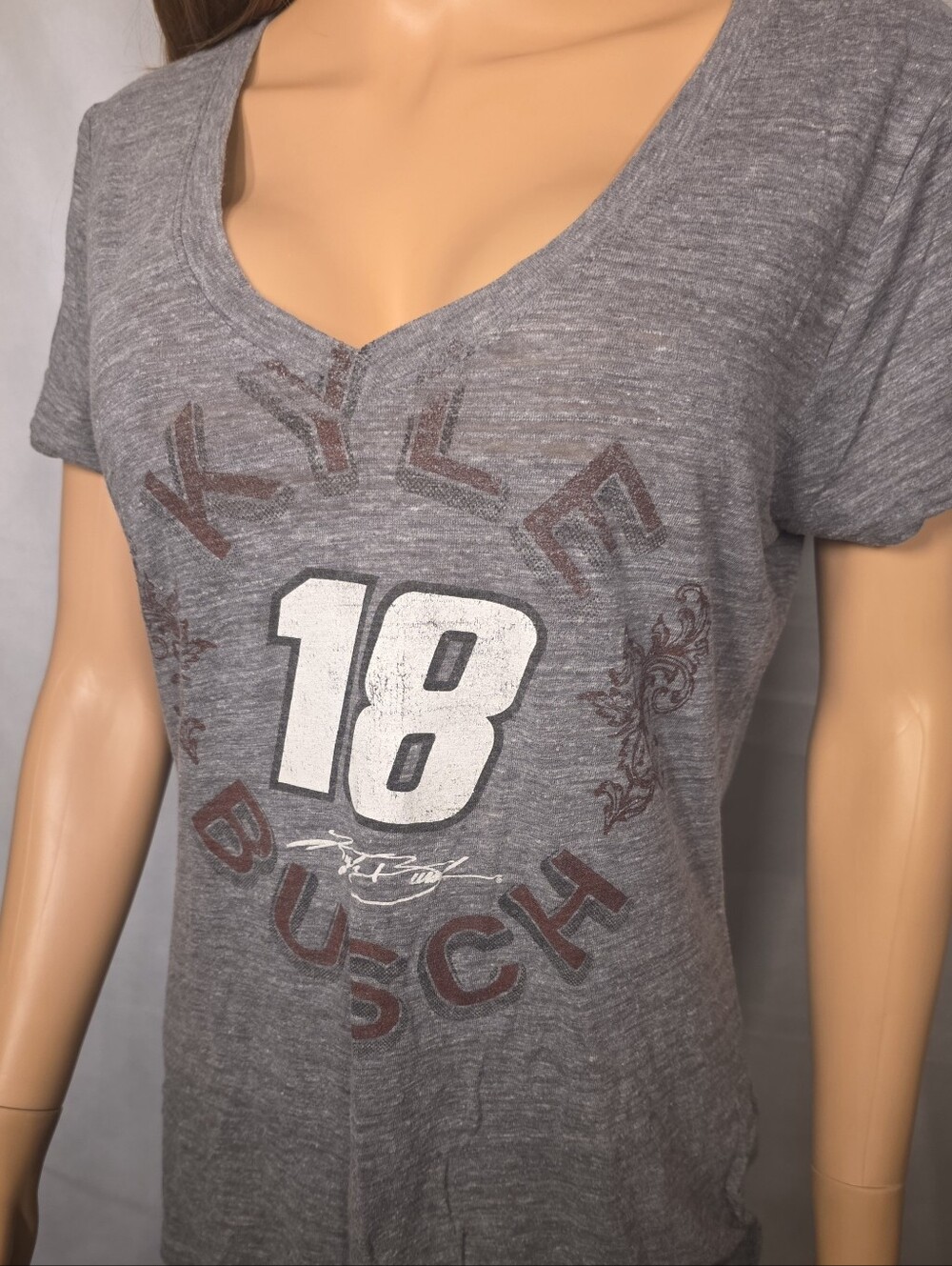 Women's Kyle Busch #18 gray Tshirt, Large
